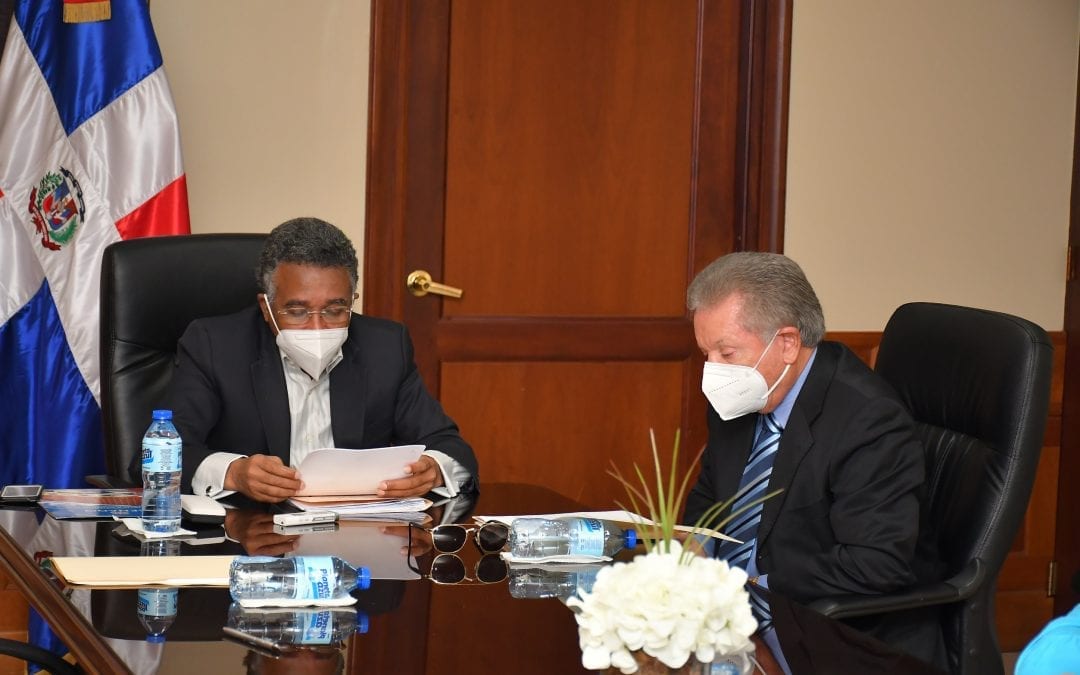 Comisión Permanente de Obras Públicas del Senado de la República estudia  iniciativas pendientes.