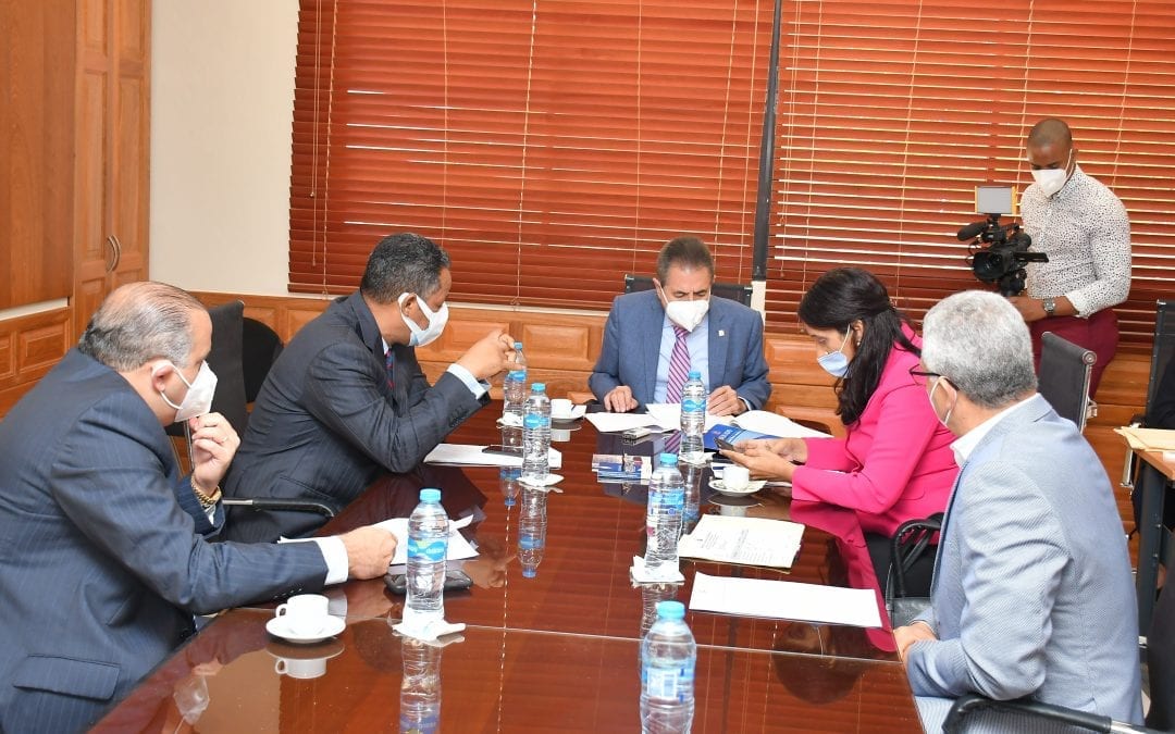 Comisión Permanente de Presupuesto del Senado de la República trata iniciativas pendientes