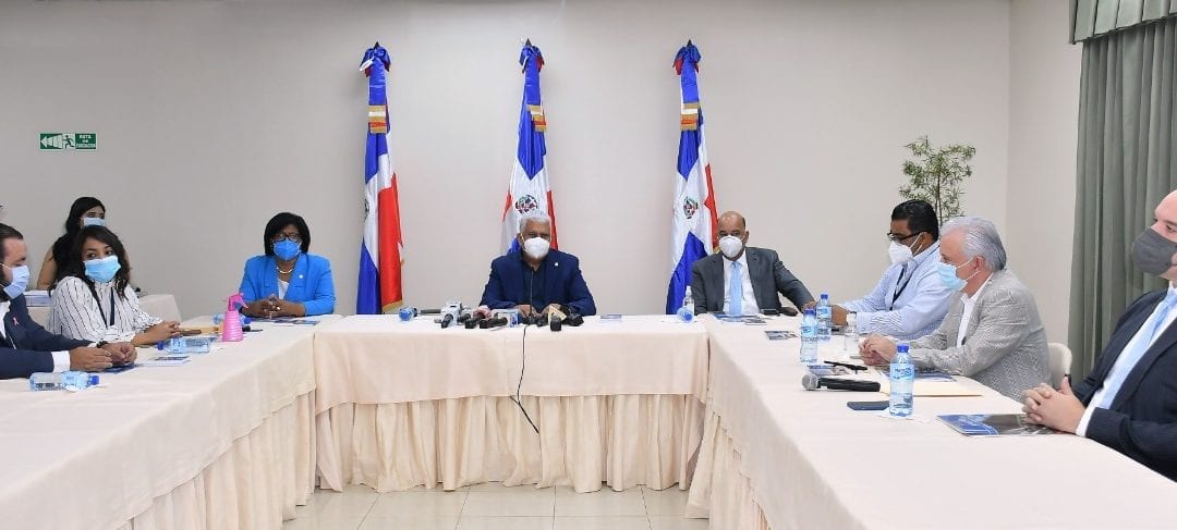 Comisión Especial se declara en sesión permanente hasta concluir presentación de postulantes a JCE