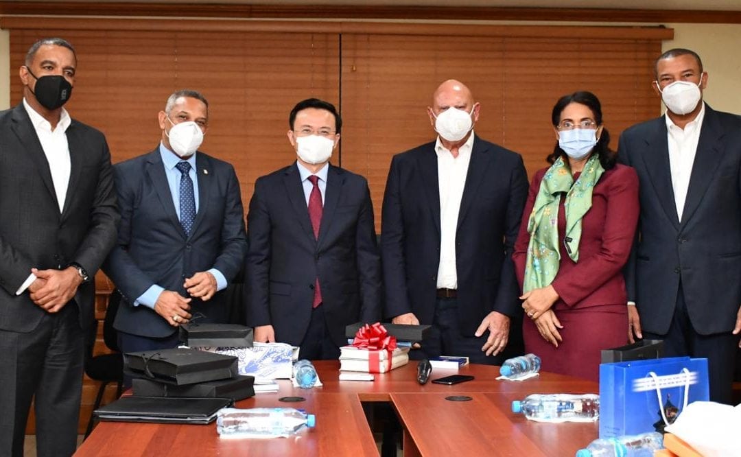 Comisión de Relaciones Exteriores se reúne  con el embajador de la República Popular de China en el país