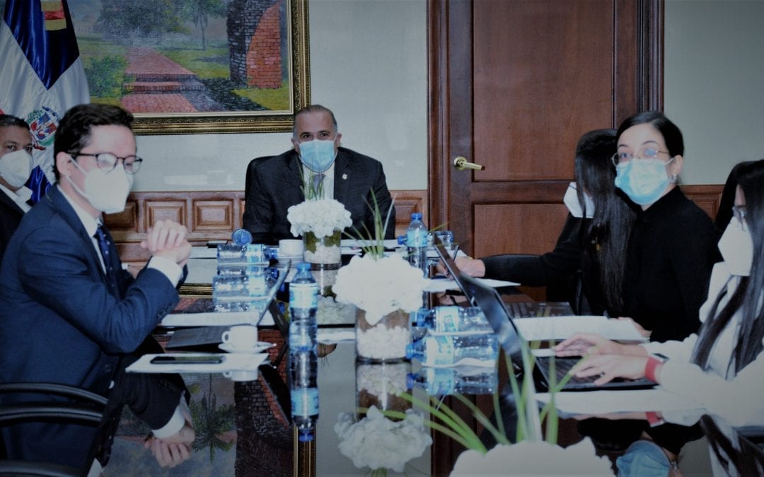 La Comisión Permanente de Industria, Comercio y Zonas Francas del Senado se reúne con representantes del sector empresarial