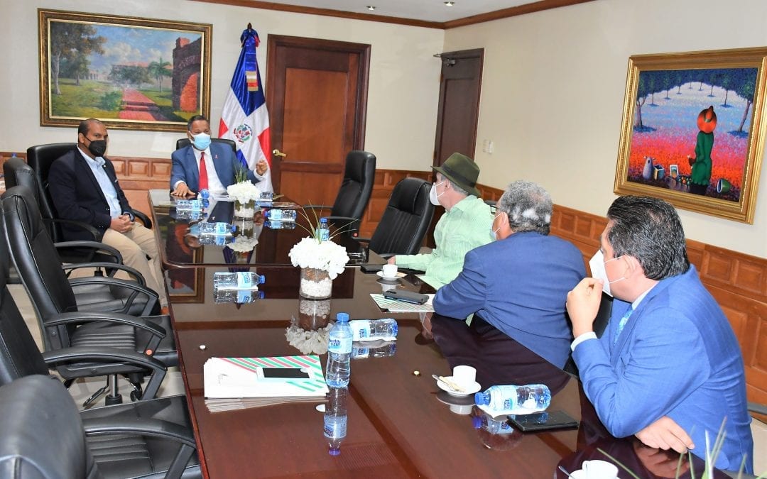 Comisión Especial escucha  a empresarios instalados en la zona fronteriza bajo la Ley 28-01