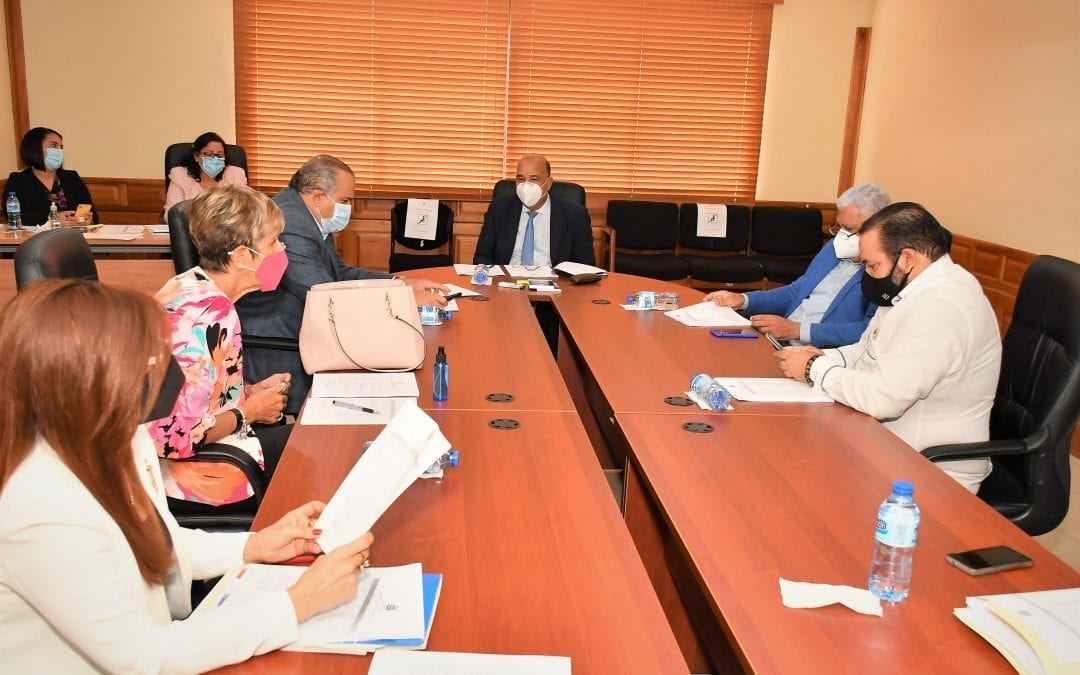 Senadores estudian Proyecto que modifica Ley 87-01, que crea Sistema  Dominicano de Seguridad Social