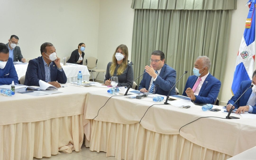 Comisión Bicameral que estudia proyecto de Presupuesto  para el 2021 escucha a director de Aduanas