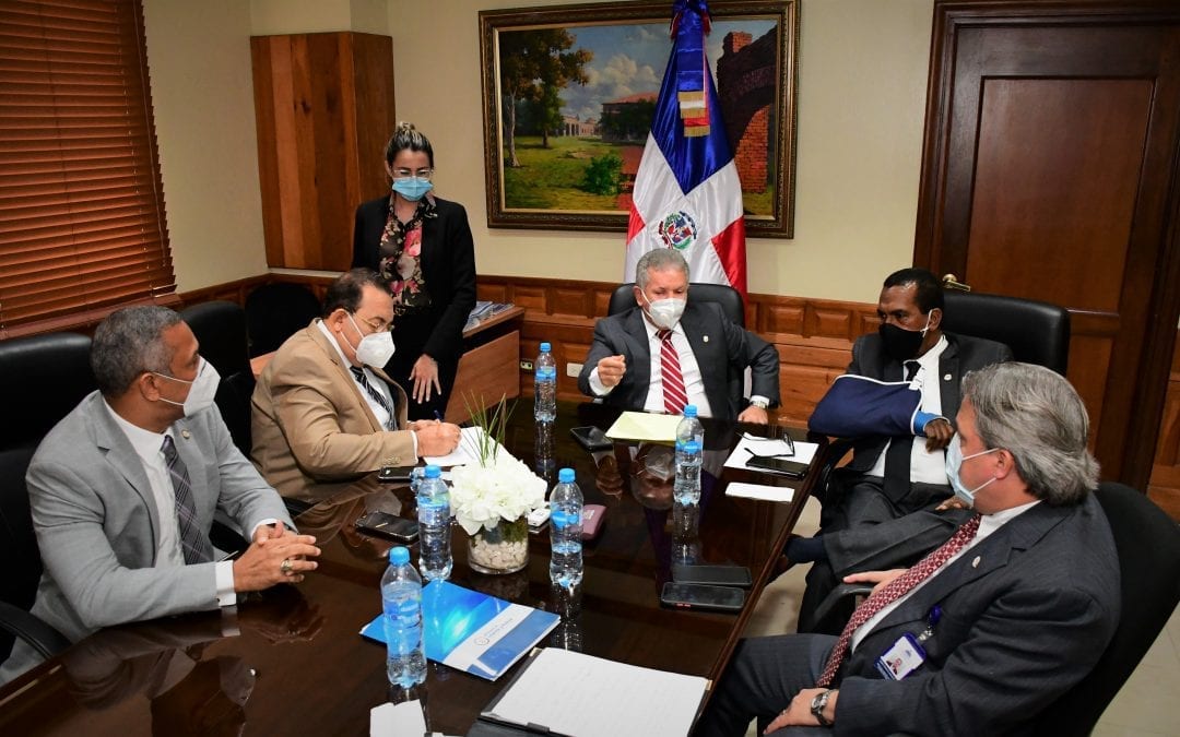 El Gobierno solicita 10 días para analizar el proyecto de ley que controla el expendió de bebidas alcohólicas