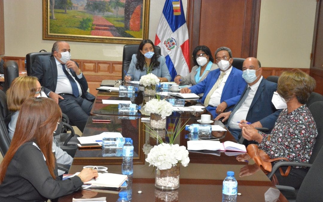 Comisión de Salud escuchó opinión de representantes del sector salud en torno al proyecto de Vacunas