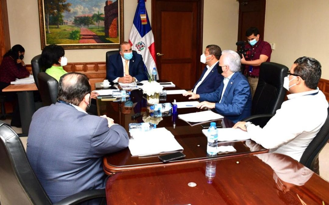 La Comisión de Industrias, Comercio y Zonas Francas del Senado analiza proyecto de Ley de Aduanas de la RD