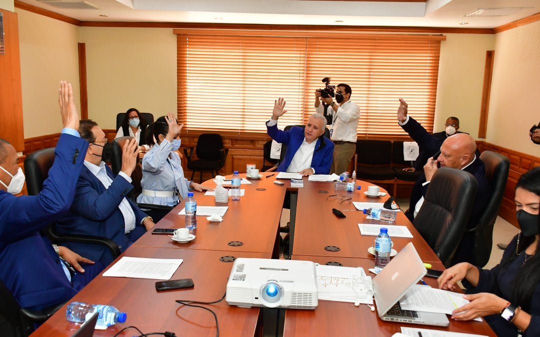 Comisión de Justicia y Derechos Humanos del Senado de la República acuerda invitar a Milagros Ortiz Bosch a una reunión para tratar Proyecto de Ley que crea la Dirección General de Ética y Transparencia