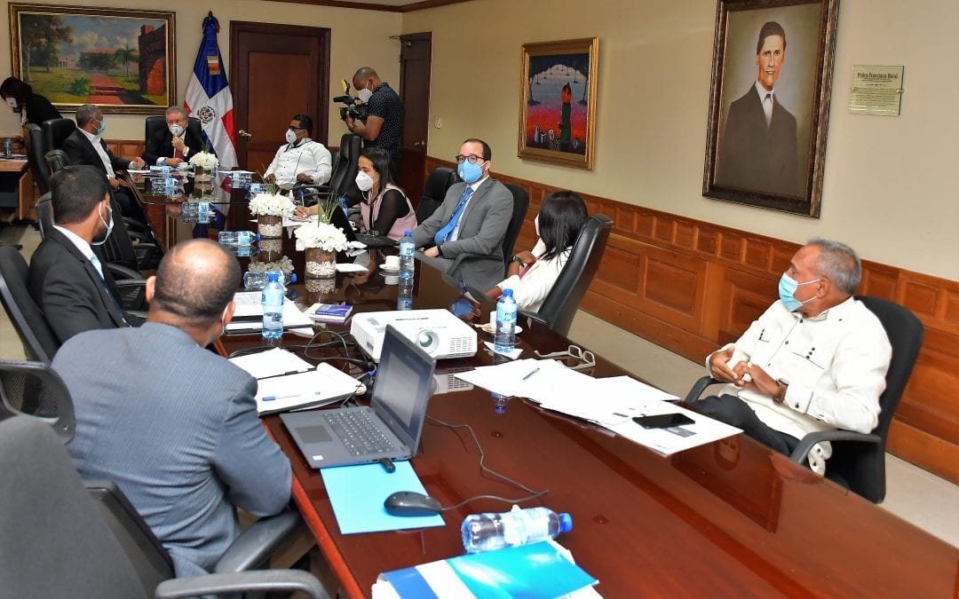 Comisión de Interior y Policía del Senado y representantes de instituciones gubernamentales analizan proyecto de Ley de Control de Expendio, Suministro y Consumo de Bebidas Alcohólicas