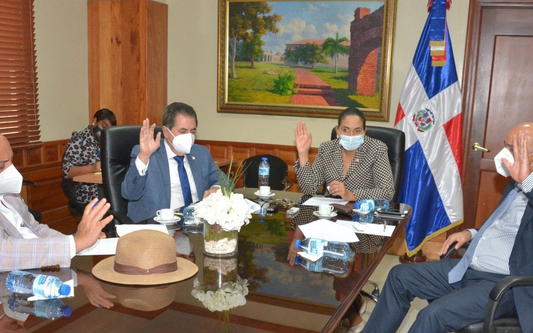 Comisión de Salud Pública del Senado continúan discusión sobre Proyecto de Ley que prohíbe el cobro de dinero a pacientes en emergencias