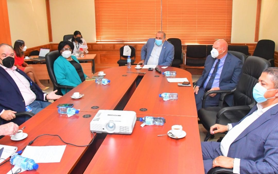 La Comisión Permanente de Industria, Comercio y Zonas Francas del Senado se reúne para continuar con el estudio del proyecto de Ley de Aduanas de la República Dominicana