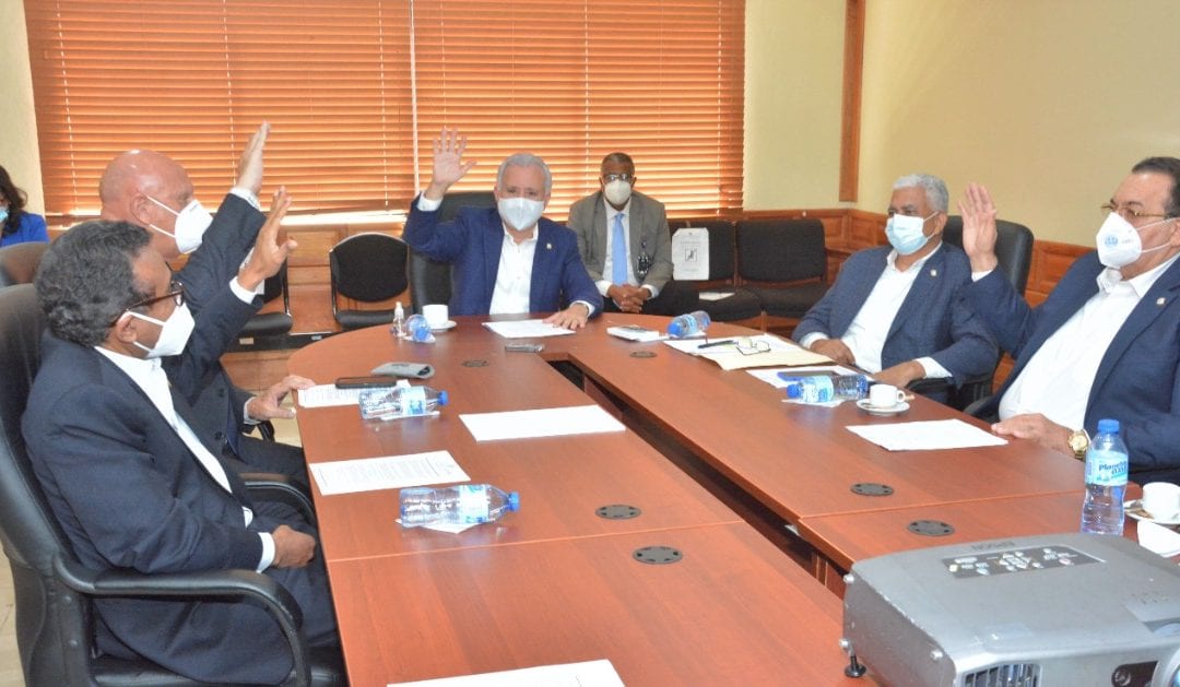 Comisión de Justicia y Derechos Humanos del Senado acuerda invitar a representantes de la Procuraduría General de la República y el Intrant, para tratar proyectos de ley amnistía y actas de multas