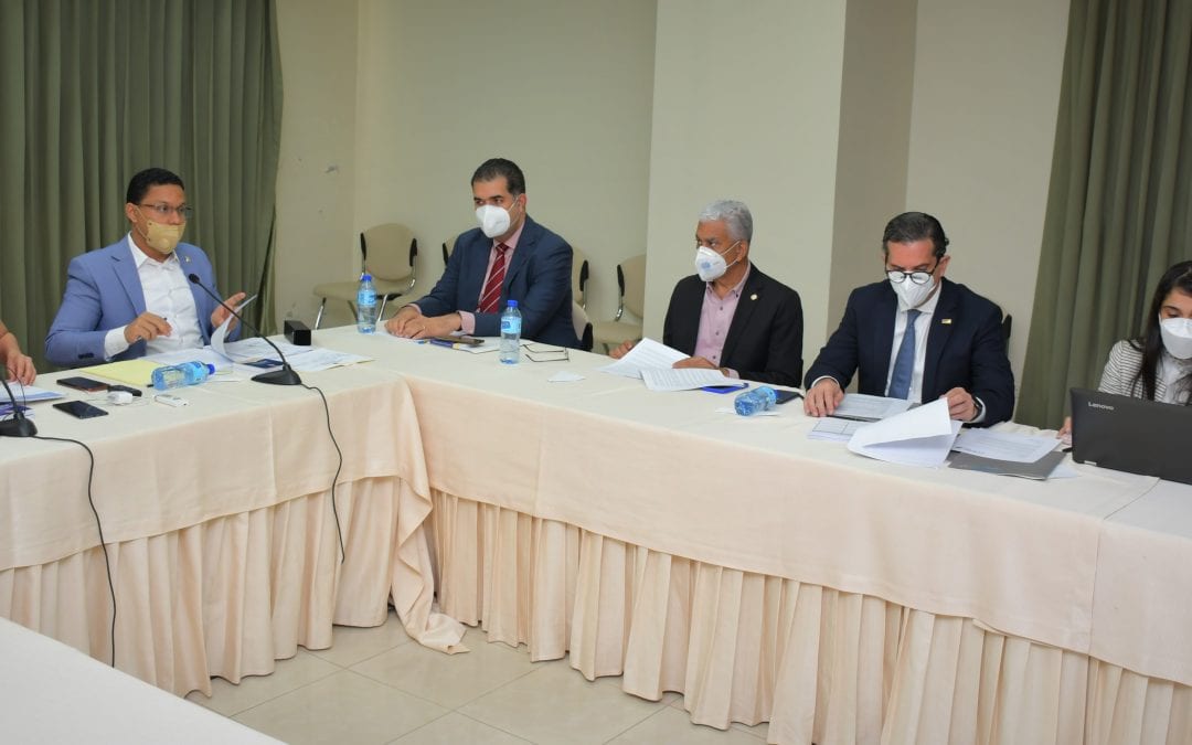 Comisión Bicameral que estudia proyecto de Ley de Ordenamiento Territorial y Uso de Suelos recibe a representantes del sector Gubernamental, Empresarial, y Municipal