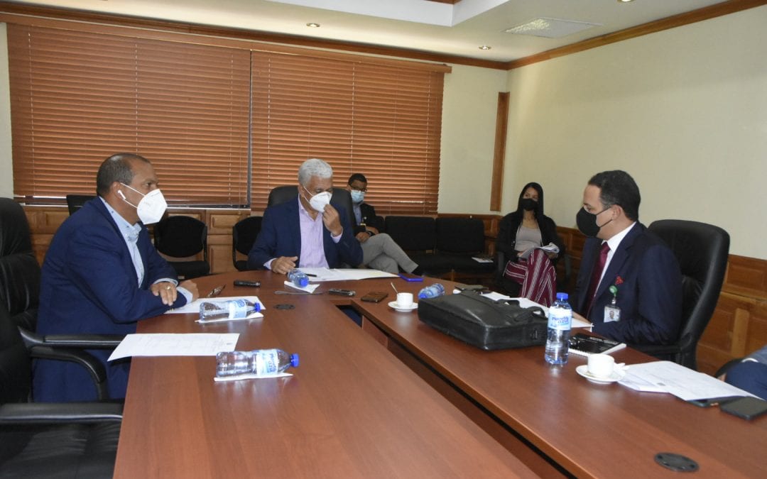 Proyecto de Ley que dispone la instalación de fuentes de energía renovable es debatido  en el Senado y  el Ministerio de Energía y Minas