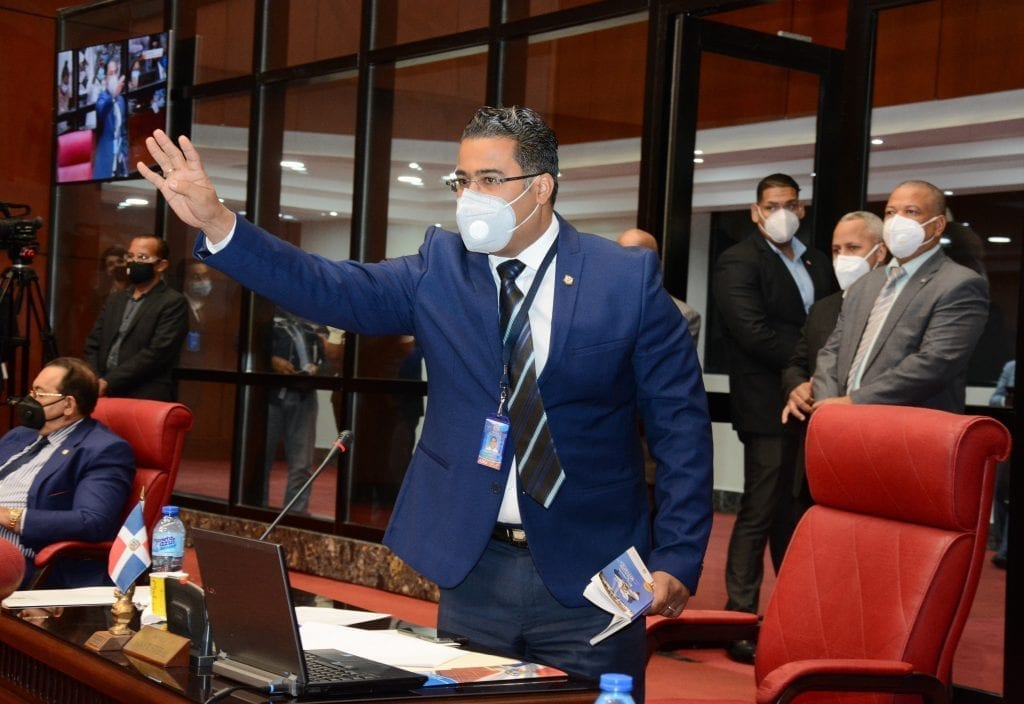 Senador Franklin Rodríguez demanda solución para vía que da acceso a la provincia San Cristóbal 1 El Senador Franklin Alberto Rodríguez Garabito, solicita una solución