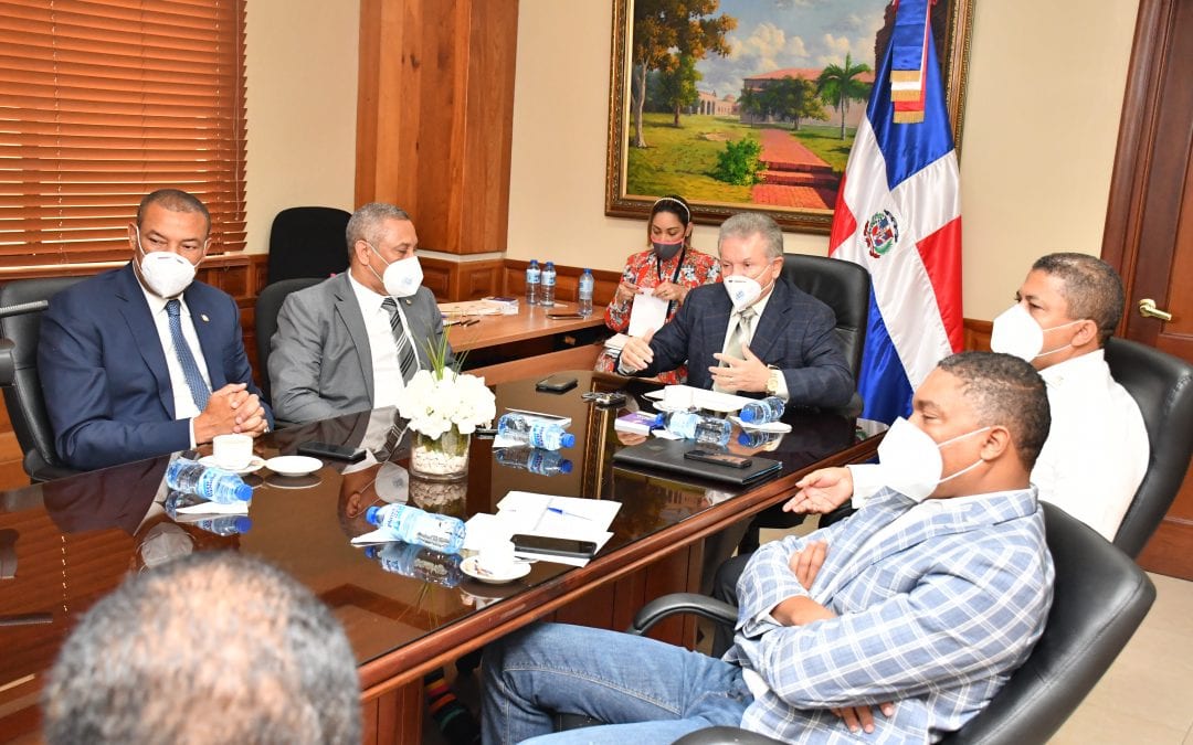 Continúan estudiando proyecto de ley de expendio de bebidas alcohólicas