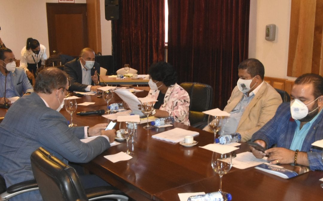 Comisión Bicameral comienza la lectura del proyecto de ley de comercio marítimo