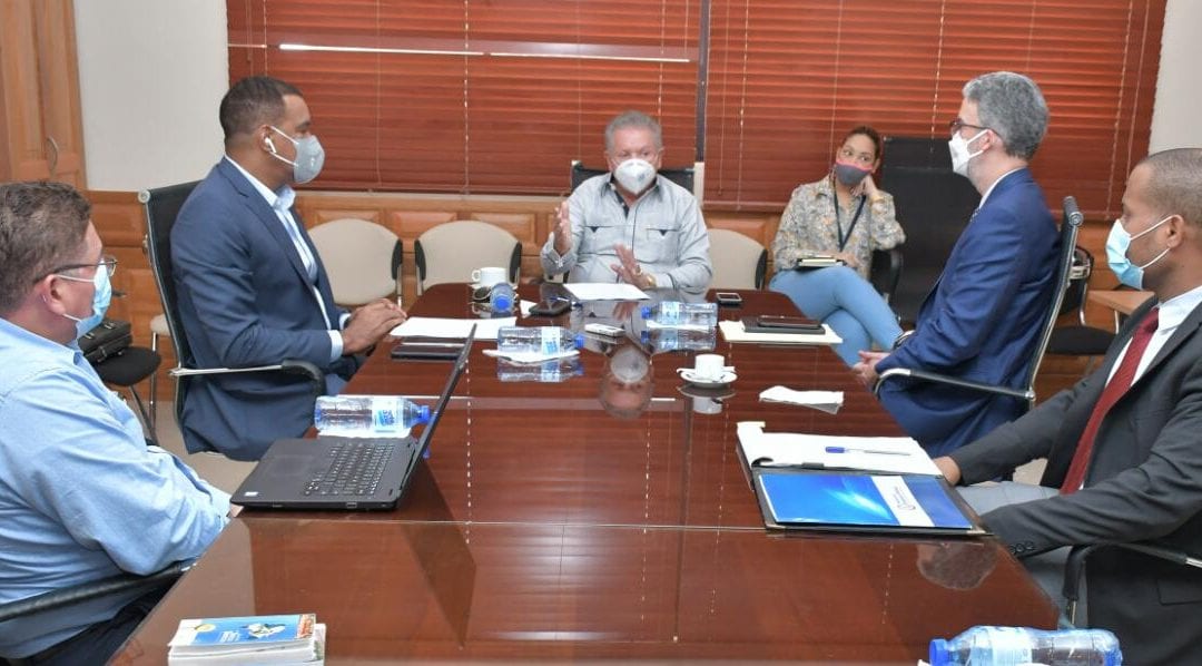 Senadores y representantes de instituciones continúan analizando proyecto de expendio y consumo de bebidas alcohólicas