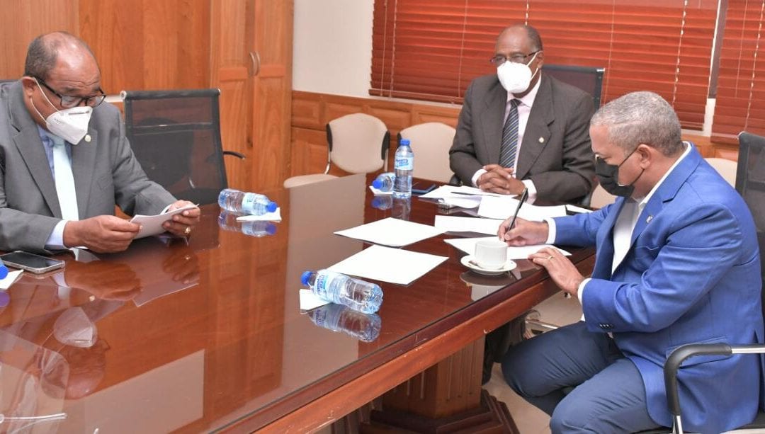 Comisión de Educación tratar proyecto de ley que elimina pago de reinscripción de colegios