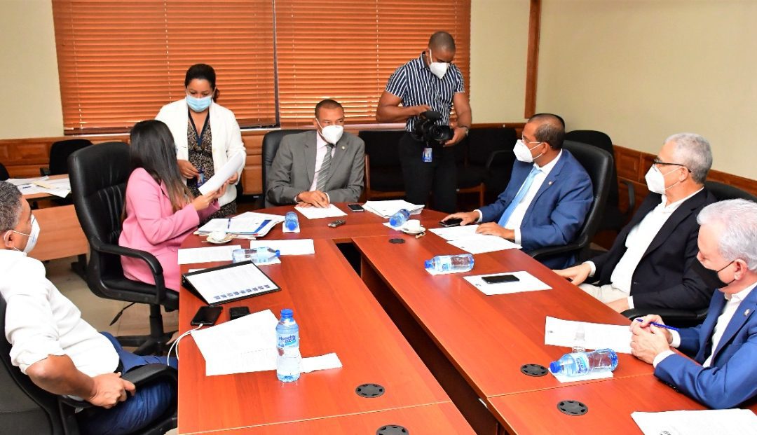 Analizan varios contratos de venta de inmuebles entre el Estado y particulares