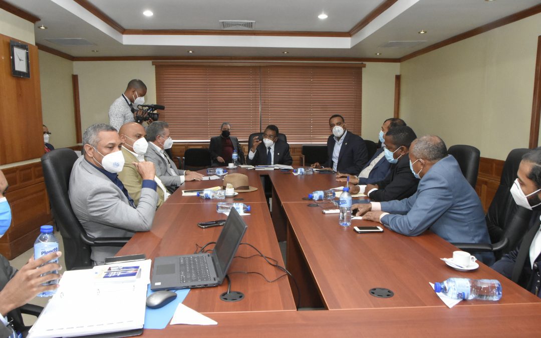 Comisión Especial estudia contratación tramo carretero Los Cacaos – Los Tabucos- Montellanos se reúne con ejecutivos de constructora