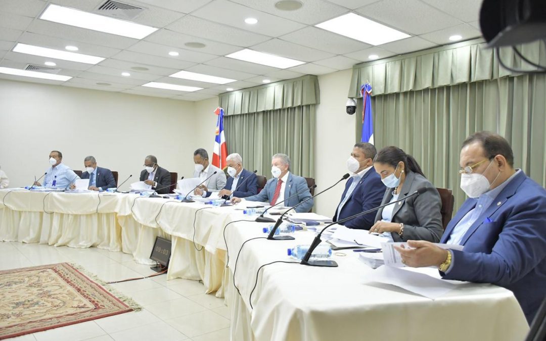 La Comisión designada por el Senado para elegir al Defensor del Pueblo entrevista a los aspirantes a suplentes y adjuntos