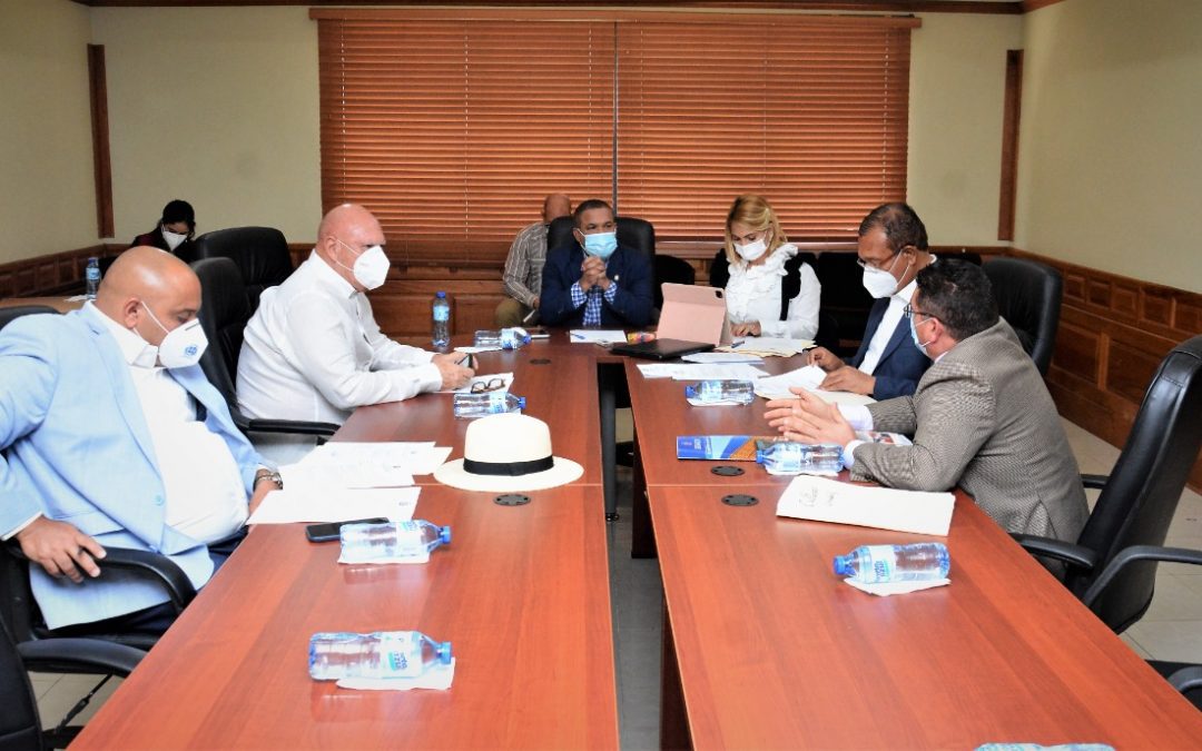 Comisión de Medio Ambiente del Senado estudia solicitar un descenso a Cuevas del Pomier