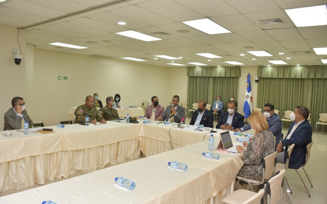 Comisiones de Defensa y Frontera del Senado se reúnen con el director de Migración