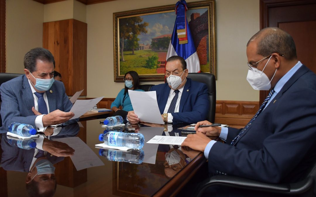 Comisión  de Modernización y Reforma analiza planes a ejecutar en favor del Senado de la República