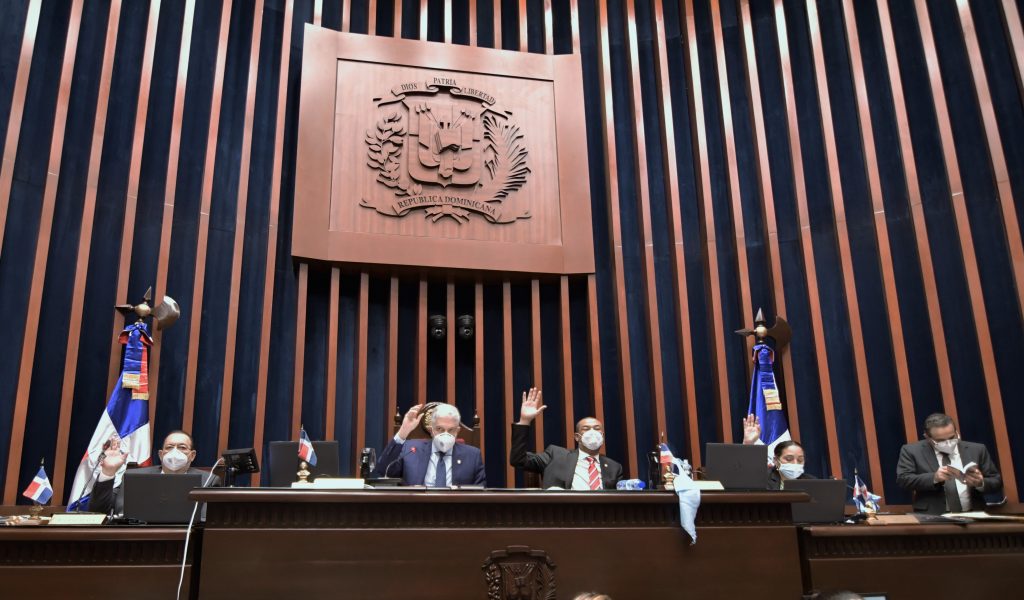 En la sesión de este martes el Senado de la República envió a la Comisión Permanente de Salud Pública, con plazo de una semana, el nuevo estado de emergencia por 45 días