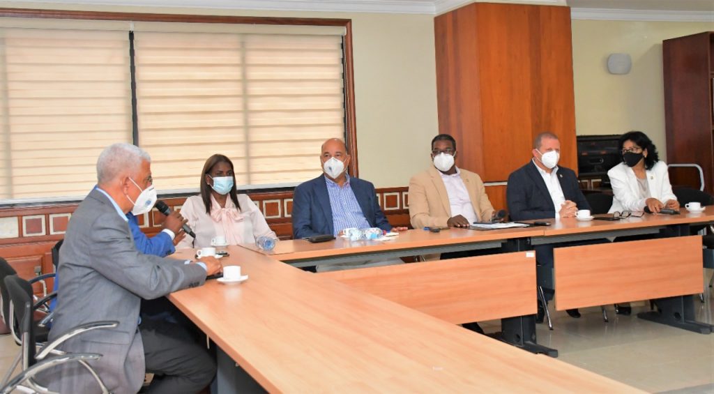 Comisión Bicameral de Seguridad Social prepara vista pública para escuchar al Gran Santo Domingo 1 La Comisión Bicameral designada para el proceso de revisión y estudio de la modificación integral a la Ley No. 87-01, que crea el Sistema de Seguridad Social, se prepara para poner su oído en organizaciones del Gran Santo Domingo, en la próxima vista pública que celebrará el jueves 30 de septiembre.