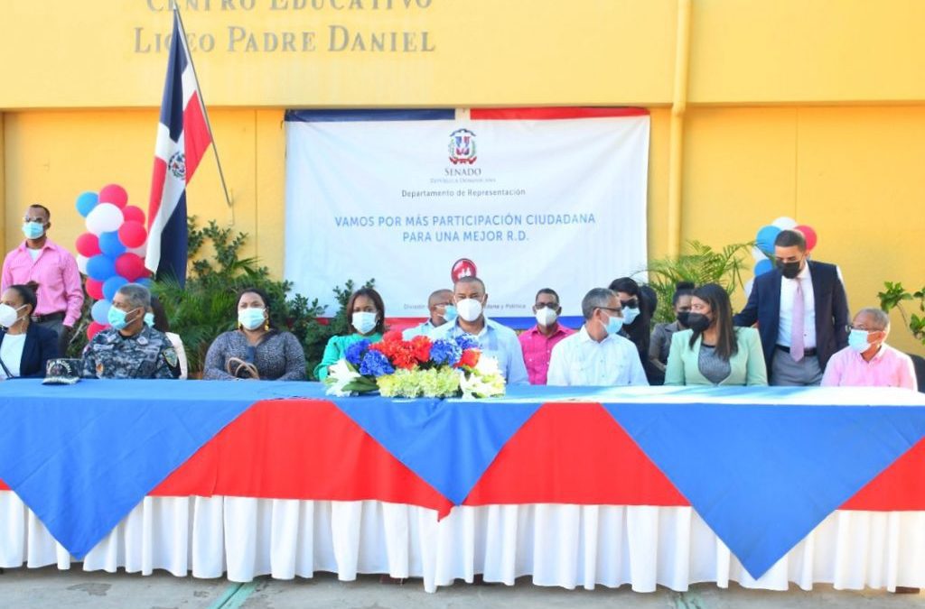 Vicepresidente del Senado encabeza acto de relanzamiento programa “Senado a la Calle” en Miches, provincia El Seibo