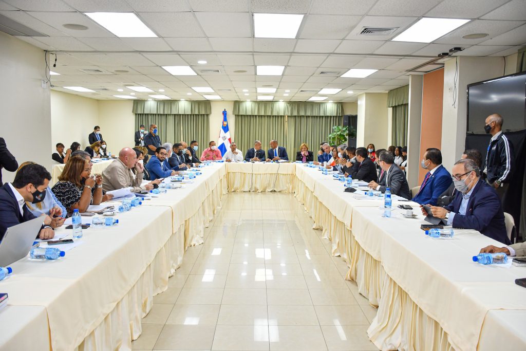 La comisión bicameral presentará un informe del Código Penal de la República Dominicana al Pleno Senatorial, tras concluir este jueves el análisis de la reforma integral de la pieza legislativa.