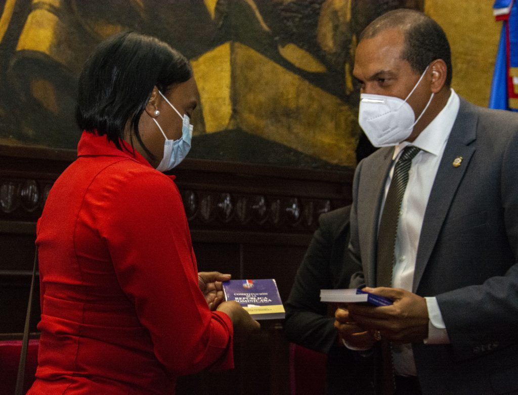 Representantes de grupos deportivos de Dajabon visitan el Senado de la Republica 2