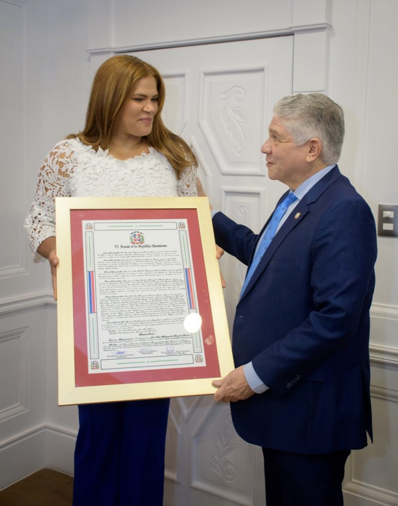 Senado reconoce a Priscilla Rivera por sus 20 anos de carrera en voleibol 2