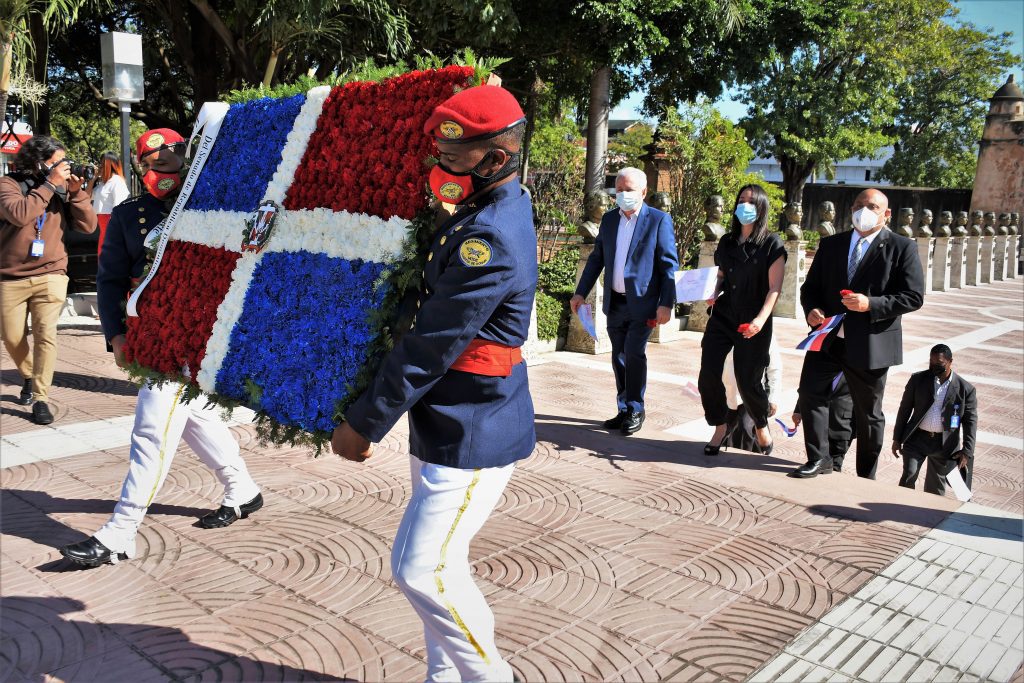 El Senado de la Republica rinde honor a Juan Pablo Duarte en el 209 aniversario de su nacimiento 3