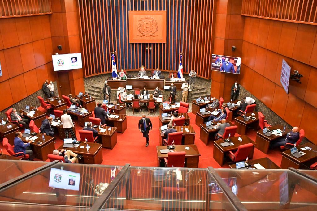 Senado aprueba 230 iniciativas legislativas 2