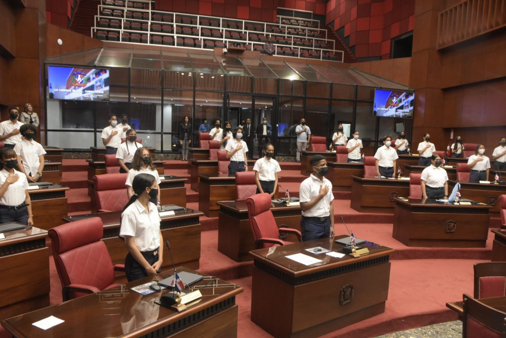 Estudiantes del reconocido Liceo Dr. Miguel Canela Lazaro visitan el Senado de la Republica 3