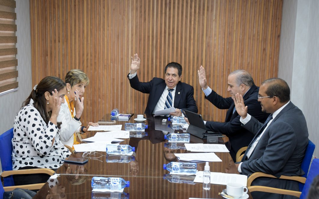 Comisión de Presupuesto del Senado favorece reconstruir la Carretera Internacional y otros proyectos