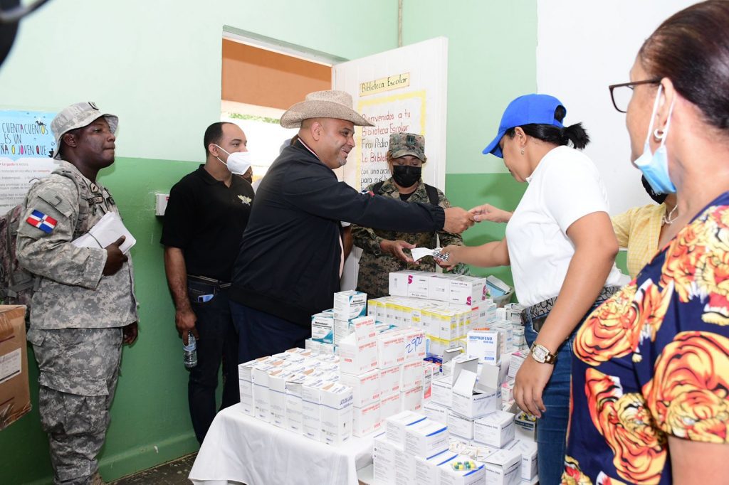 El senador Lenin Valdez impulsa acciones a favor de la salud en Monte Plata 3