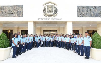 Estudiantes y profesores del Politécnico Pedro Feliciano visitan el Senado de la República