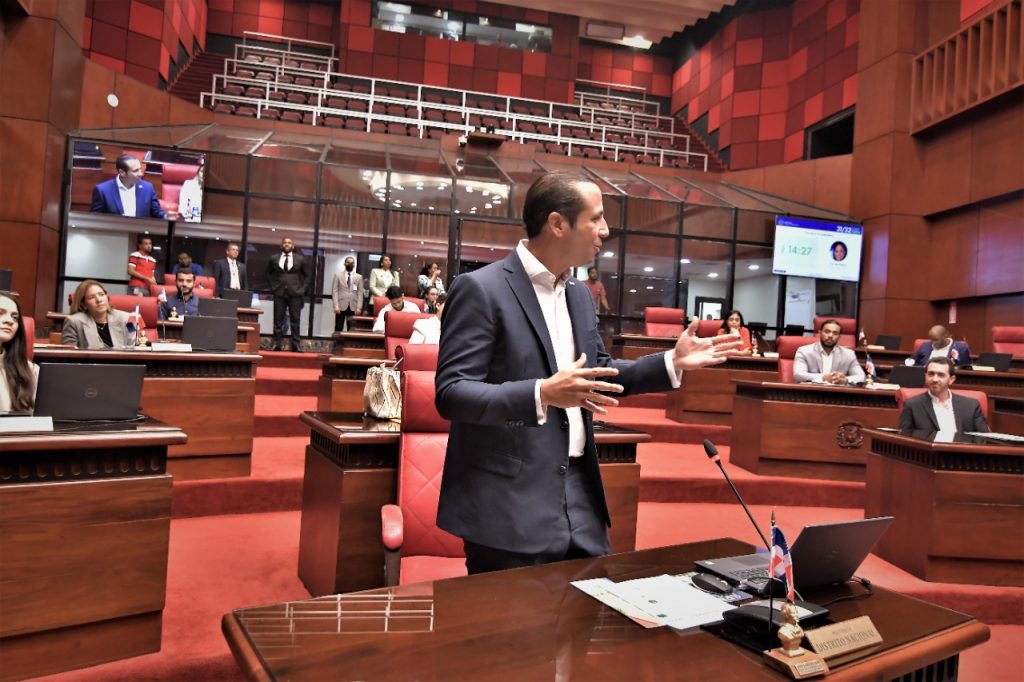 Presidente del Senado recibe a miembros de ANJE y ofrece recorrido por la sede la Camara Alta 3