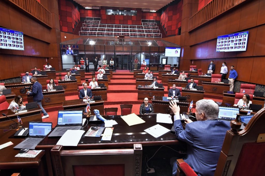 Presidente del Senado recibe a miembros de ANJE y ofrece recorrido por la sede la Camara Alta 7