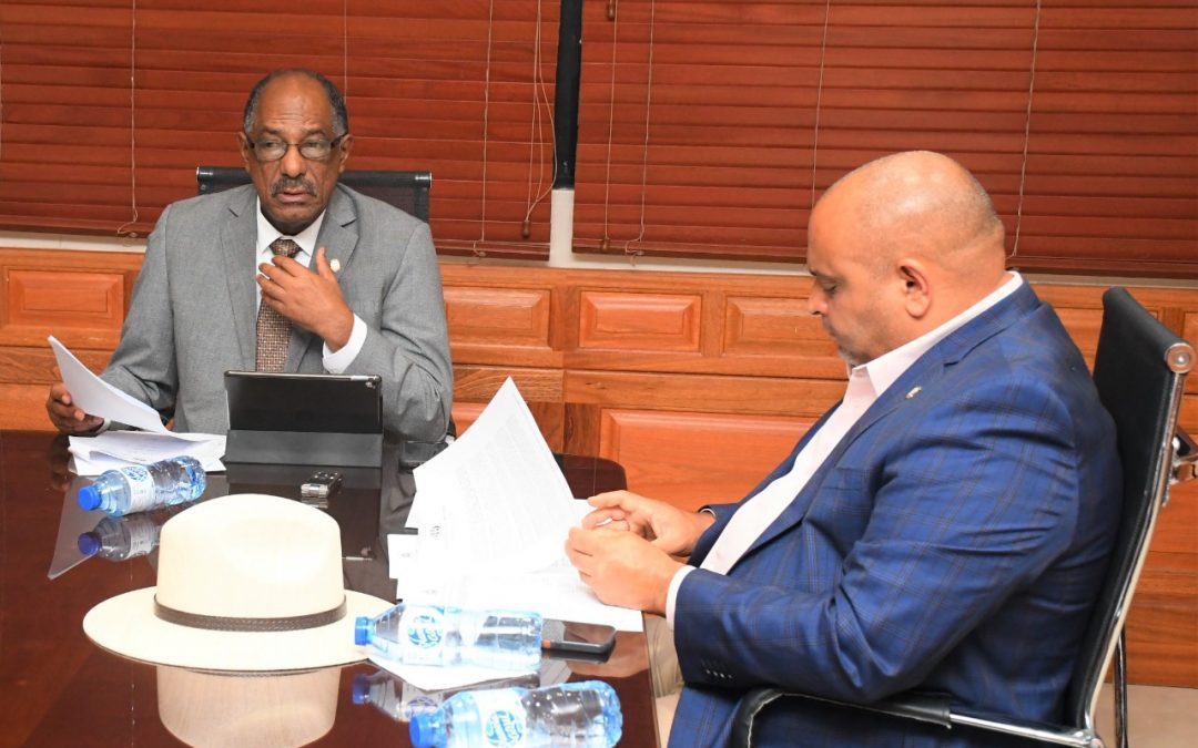 Comisión de Educación del Senado favorece reconocer a las glorias del teatro Monina Solá y Franklin Domínguez