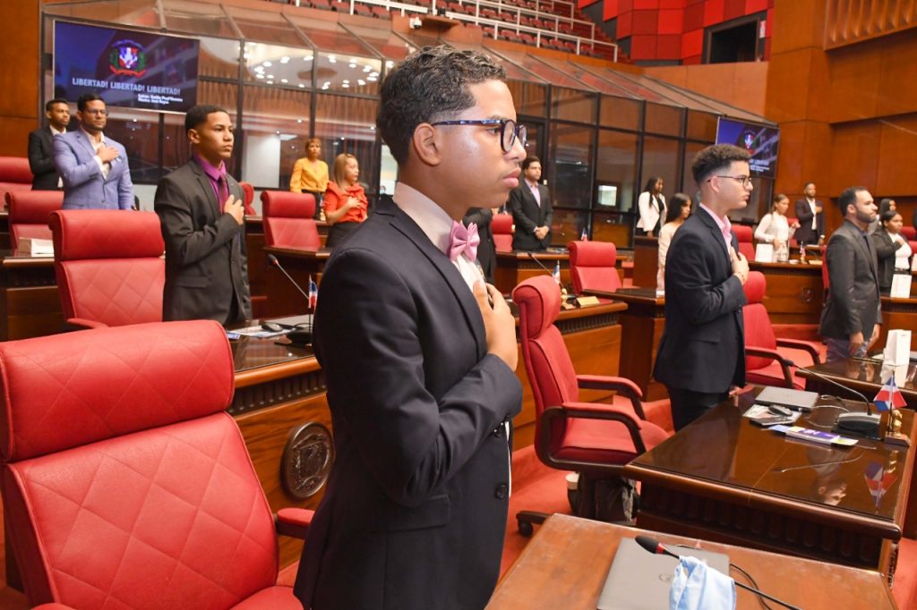 El Senado de la Republica ofrece visita guiada a profesionales de la provincia Azua 3