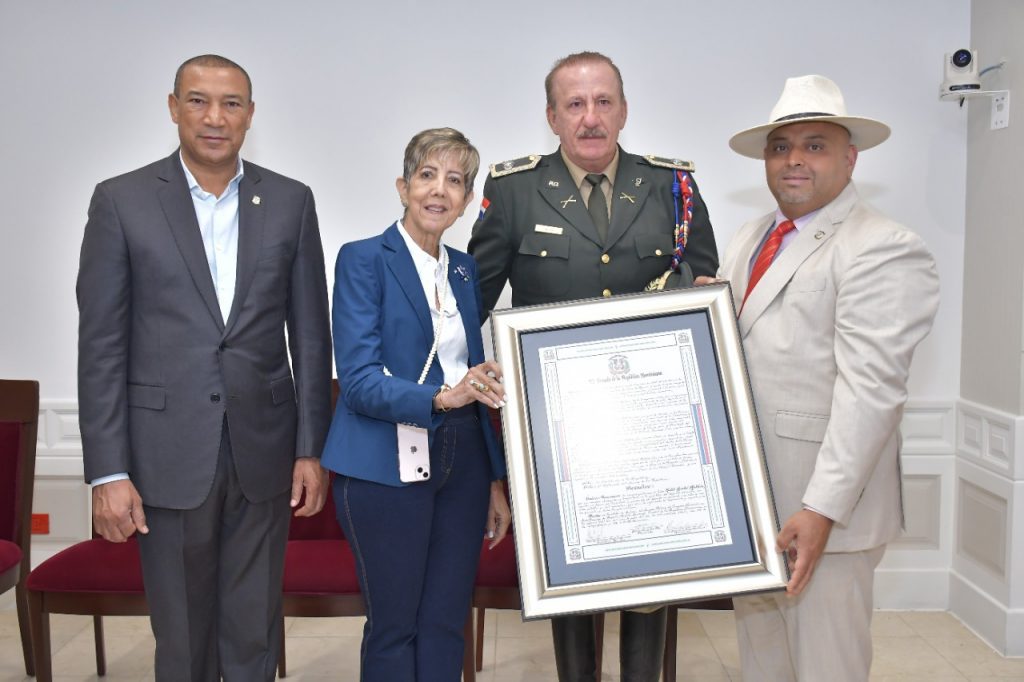 El Senado de la Republica reconoce de manera postuma al general Kalil Hache Malkun4