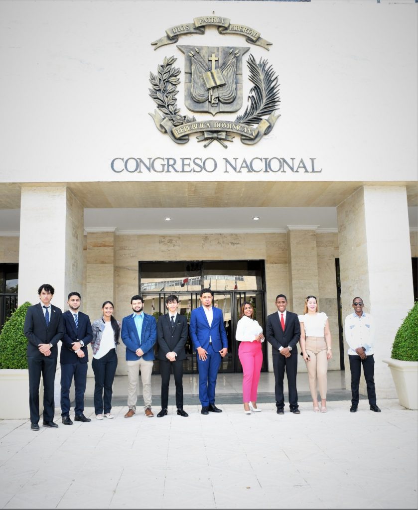 El Senado recibe la visita de integrantes de la Alianza Juvenil Accion y Cultura de Provincia Santo Domingo 4