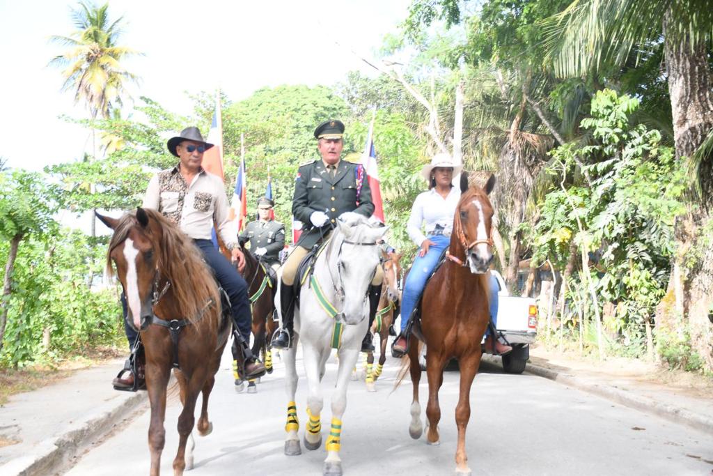 El senador Santiago Jose Zorrilla encabeza tradicional cabalgata en patronales de Miches provincia El Seibo3