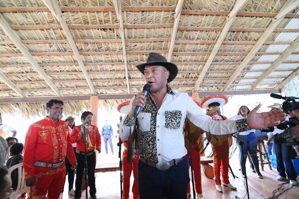 El senador Santiago Jose Zorrilla encabeza tradicional cabalgata en patronales de Miches provincia El Seibo4