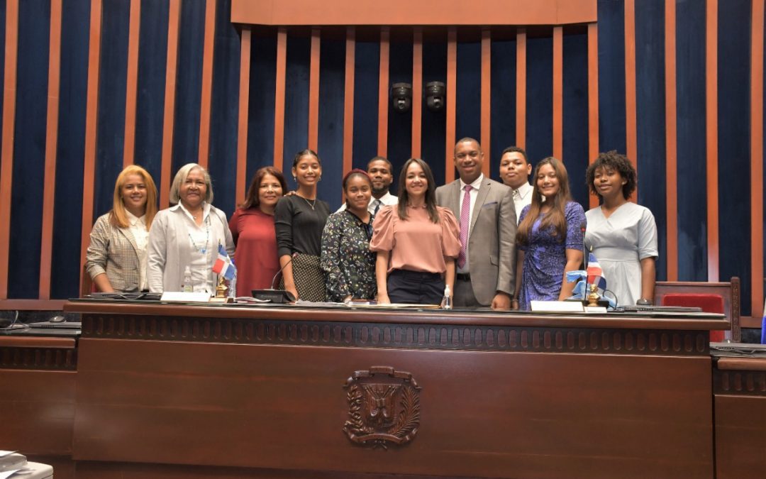 Integrantes de la Iglesia de Jesucristo de los Santos de los Últimos Días conocen por dentro la Cámara Alta